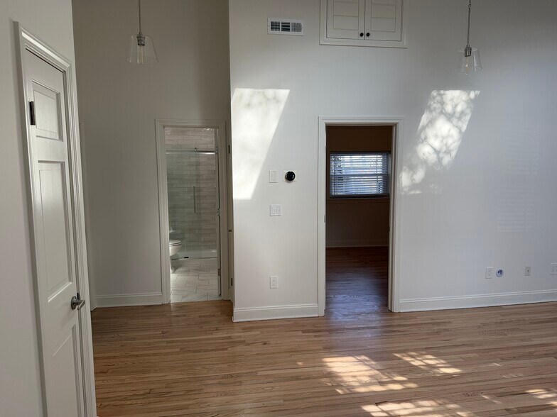 Building Photo - 53 Morris St