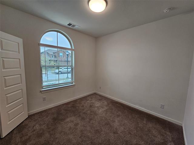 Building Photo - 3915 Chesapeake Ln