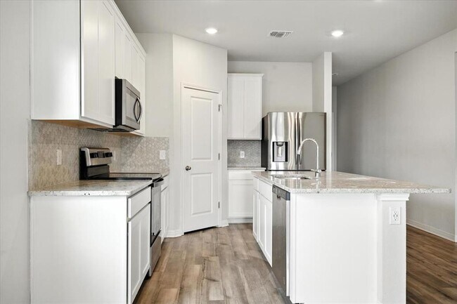 Building Photo - 104 Capella Wy