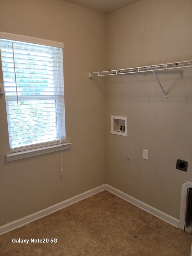 Building Photo - 104 Clydesdale Ct