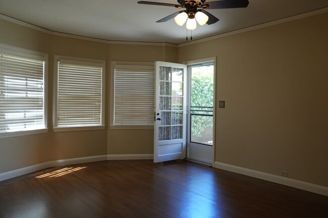 Building Photo - Charming & Spacious 3BR/2BA Lower-Level Ho...