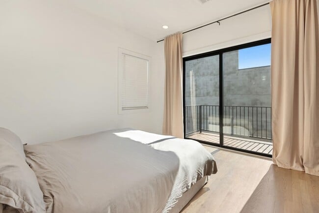 Building Photo - 121 Prospect St