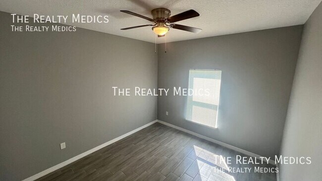 Building Photo - 2640 Dennis Ave SE