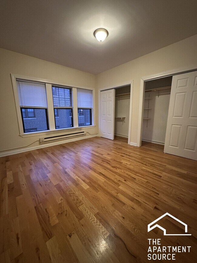 Building Photo - 1319 Oak Ave
