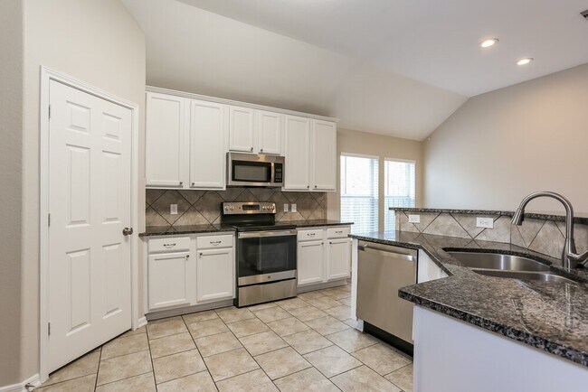 Building Photo - 1401 Oregon St