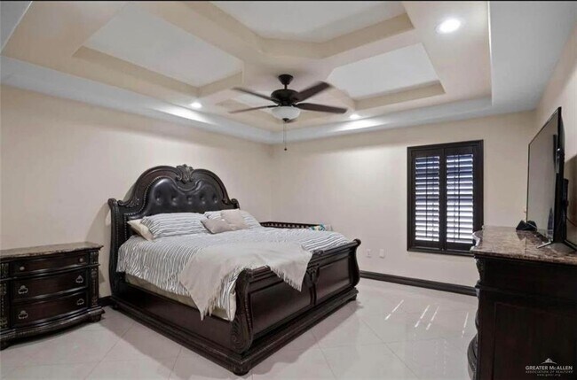 Building Photo - 13 Marla Dr