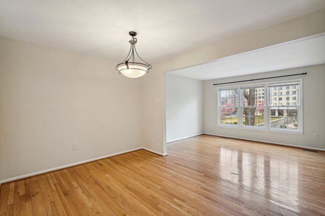 Building Photo - 5407 Grove Ridge Way