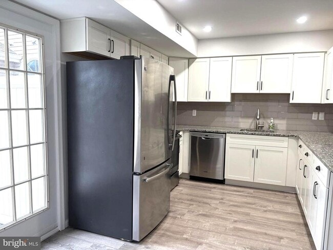 Building Photo - 1505 Potters Pl