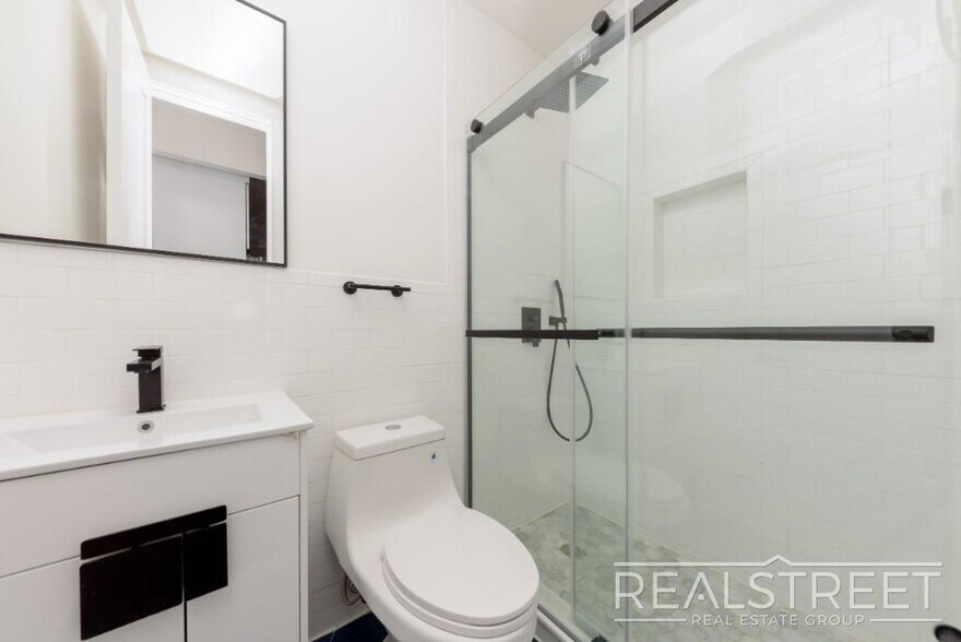 Building Photo - Brand New 2 Bed in Greenwood with W/D in unit!