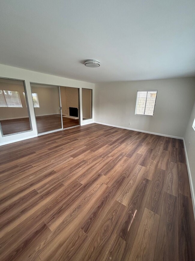 Building Photo - 852 Glenwick Ave