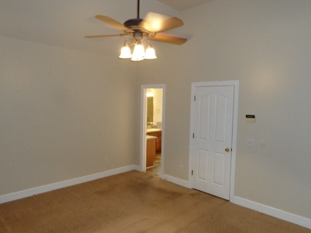 Building Photo - 639 Glenties Dr