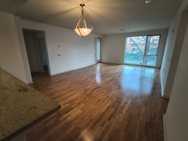 Building Photo - $500 MOVE IN SPECIAL!!! LUXURY 2 BEDROOM CONDO IN DOWNTOWN WALNUT CREEK, CA!