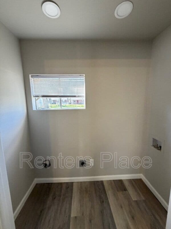 Building Photo - 108 E Mill Ave