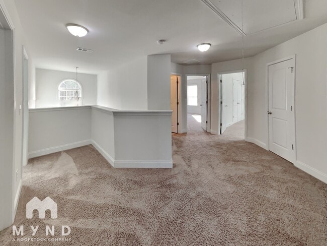 Building Photo - 464 Vandenburg Dr