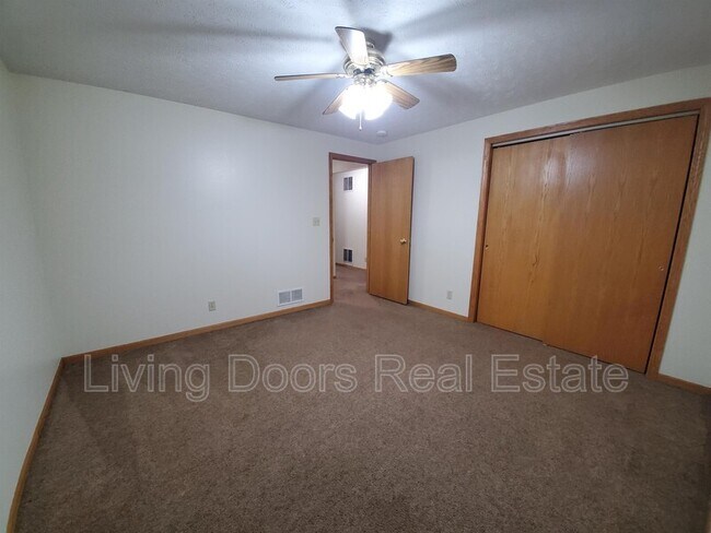 Building Photo - 6441 Whitewater Ln