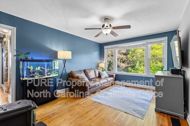 Building Photo - 1638 Academy St