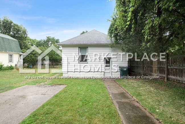 Building Photo - 1106 May St