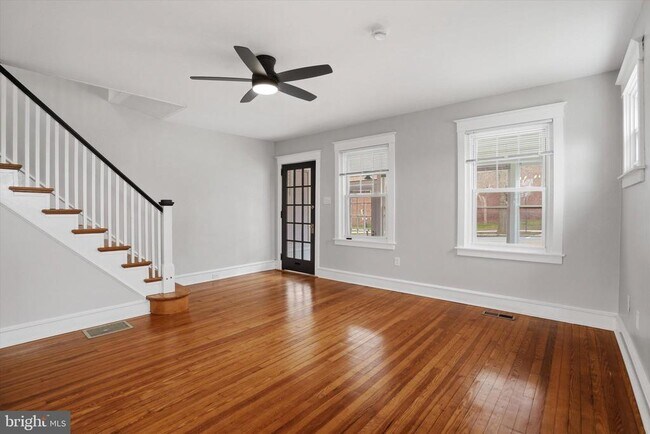 Building Photo - 220 N Orange St