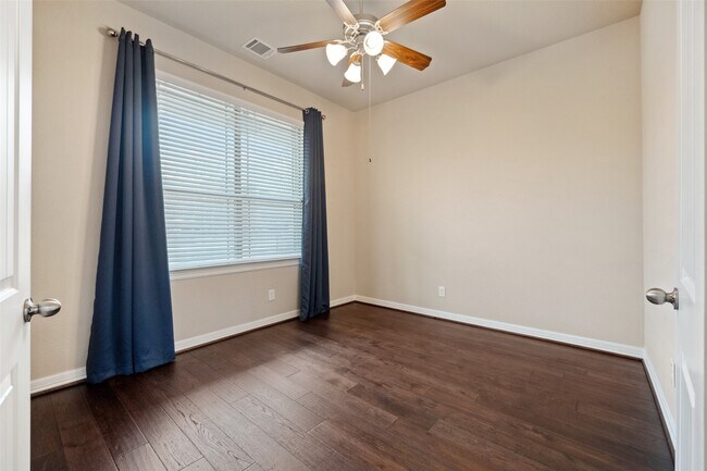 Building Photo - 28510 Lazy Rock Dr