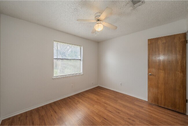 Building Photo - 6753 Spoonwood Ln