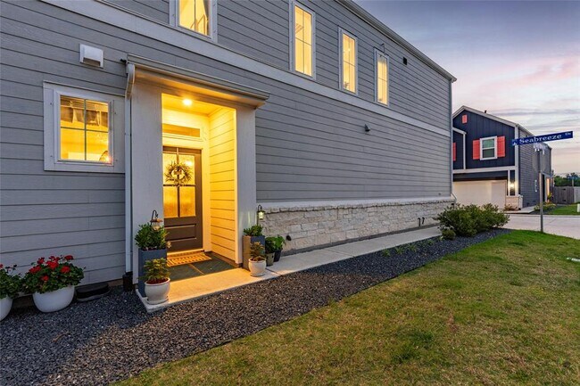 Building Photo - 614 Seabreeze Dr