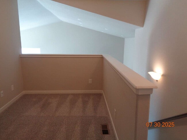 Building Photo - Great neighborhood! with open space and wa...