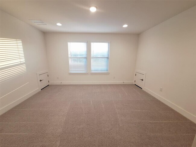 Building Photo - 1221 Brasano Pl