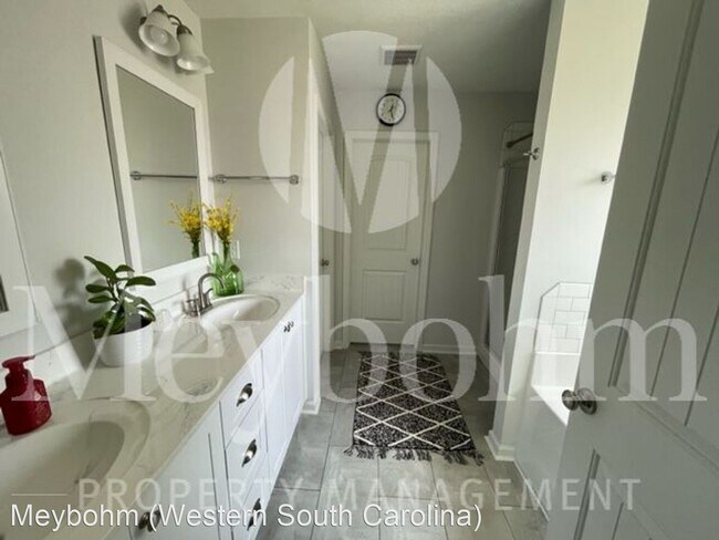 Building Photo - 4 br, 3 bath House - 507 Schaver Loop