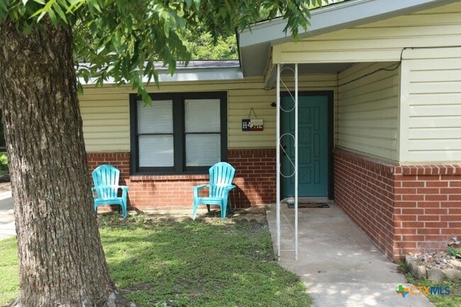 Building Photo - 128 Sherwood St