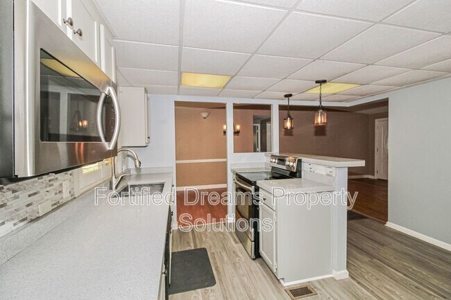 Building Photo - 9451 Green Loop Rd NE