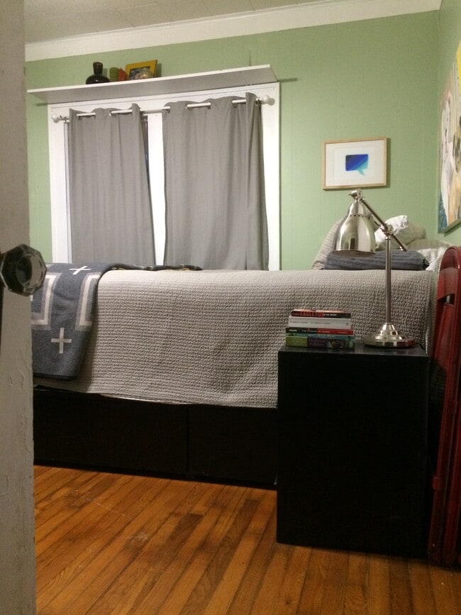 Bedroom 3 - 1409 N Austin St