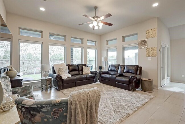Building Photo - 29026 Crystal Rose Ln