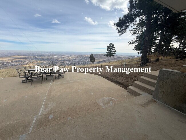 Building Photo - Views for Miles!!