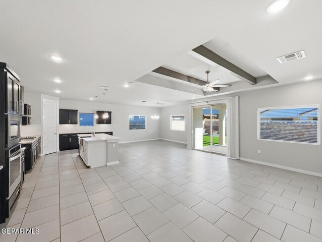 Building Photo - 14616 Tierra Burgos