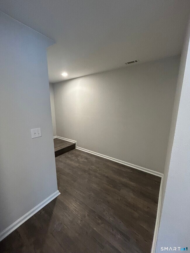 Building Photo - 138 Hollow Tree Ridge Rd