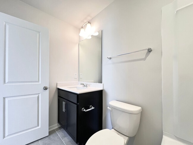 Building Photo - 1988 Rosedale Rdg Ave