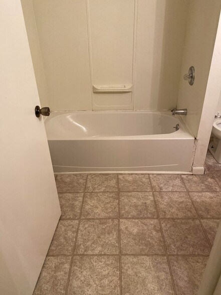 Lower Level Bathroom - 609 W Hildreth St