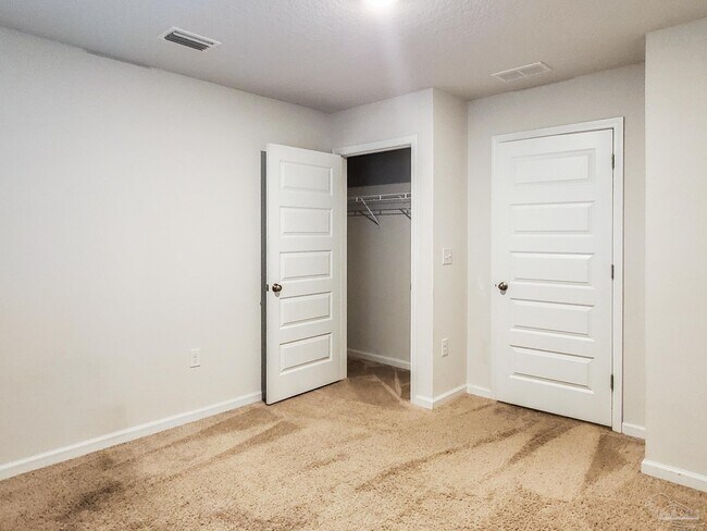 Building Photo - 7332 Lakeside Oak Ct
