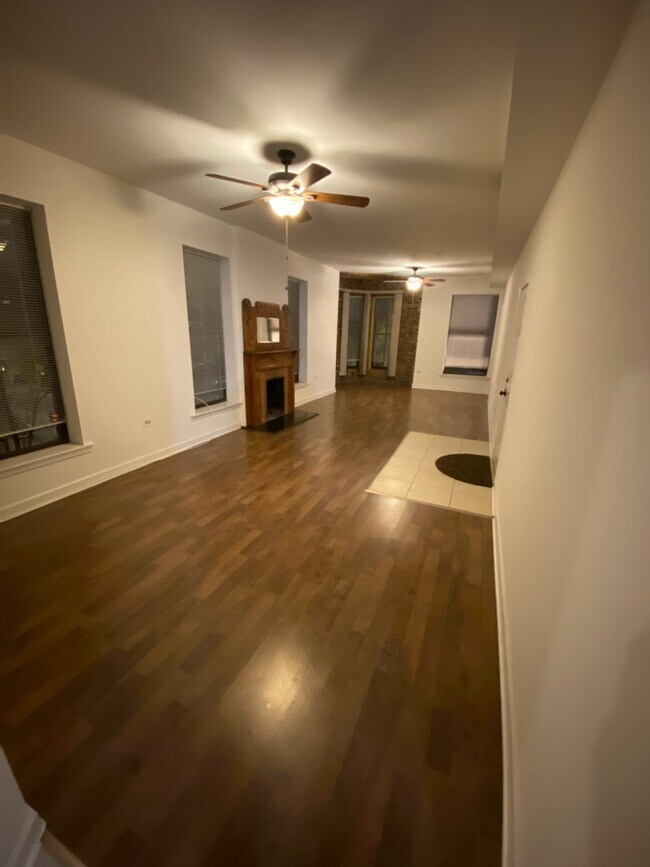 300 W 31st St 300 W 31st St Chicago IL 60616 Apartment Finder