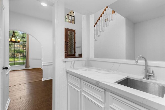 Building Photo - 14 Cascade Springs Pl