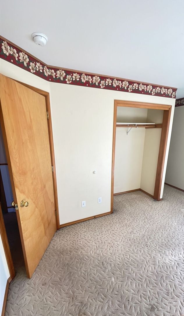 Building Photo - PRELEASING: 4 bdrm/1.5 bath house near WWU Park-N-Ride