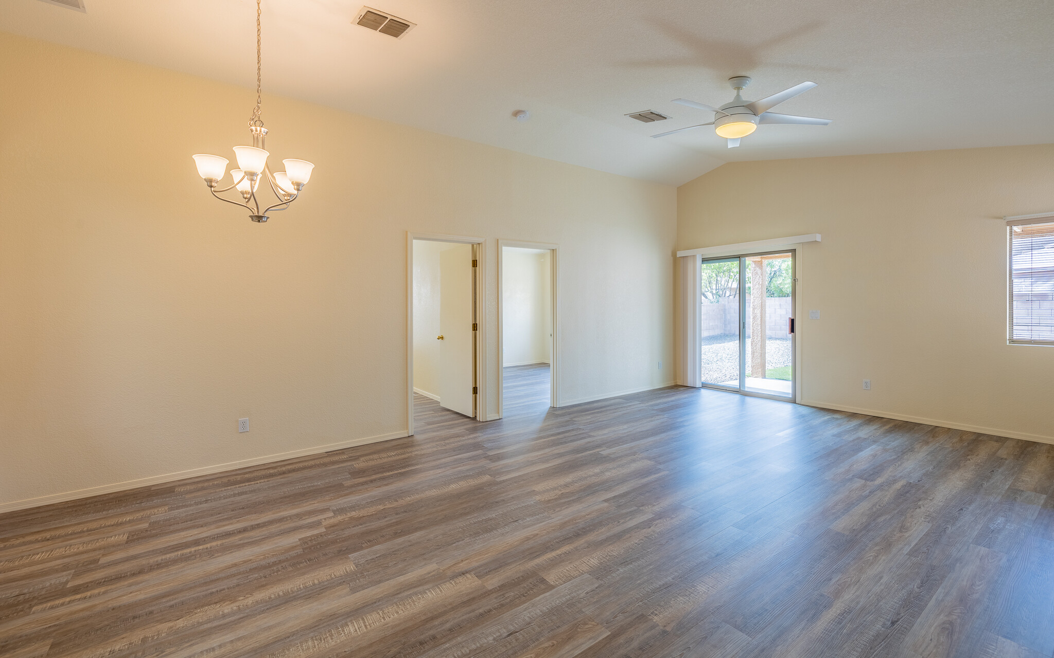 Great Room - 10397 E Rose Hill St
