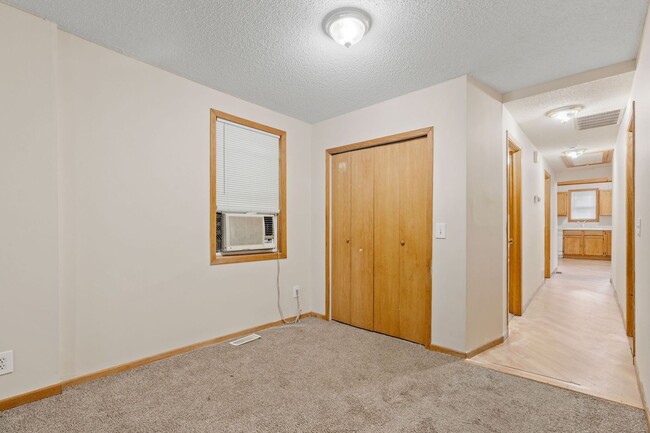 Building Photo - Modern 2-Bedroom Apartment in Hale with Fireplace, Soaking Tub & Premium Amenities