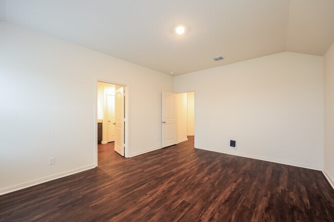 Building Photo - 7302 Lazy Cyn