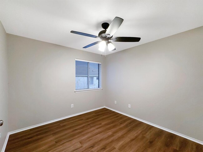 Building Photo - 1010 Whitley Dr