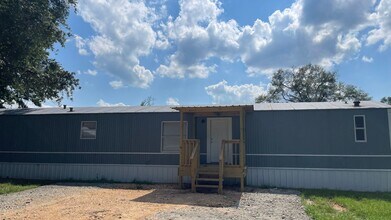 Building Photo - 3 Bed, 2 Bath Mobile Home! HUD ACCEPTED!