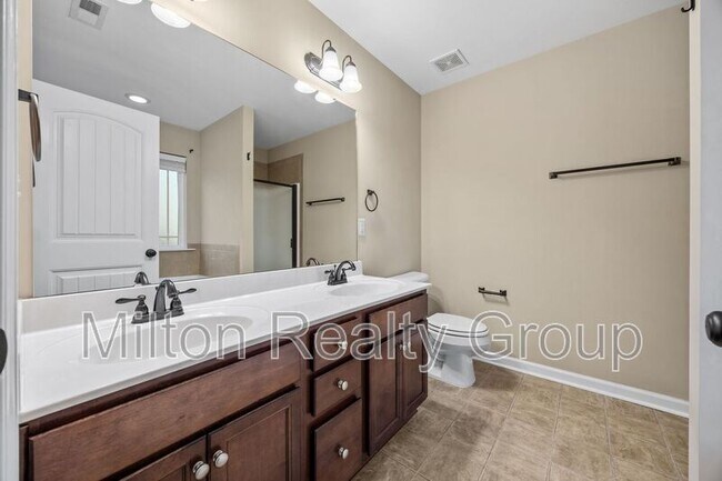 Building Photo - 111 Angel Oak Dr