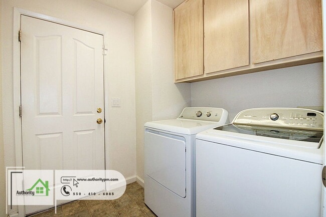 Building Photo - 1722 Almaden Dr