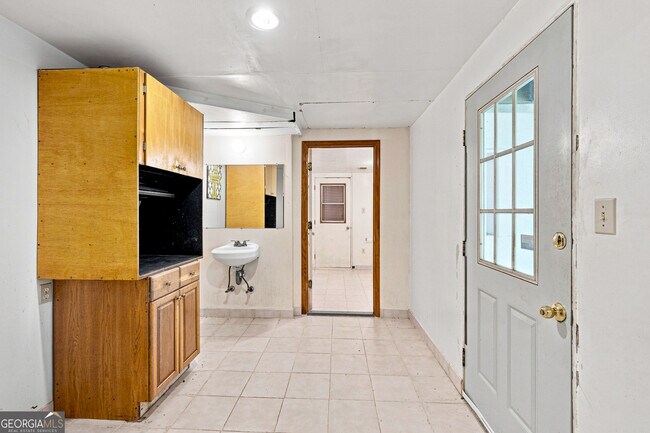 Building Photo - 965 Millbrook Ct