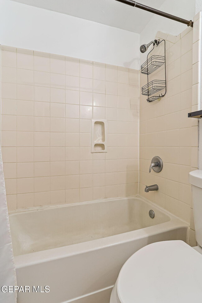 Building Photo - 13709 Paseo Hermoso Dr
